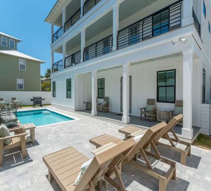Aviary's private backyard pool area!