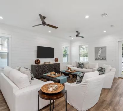 Features a perfect blend of coastal comfort and designer grade furnishings!