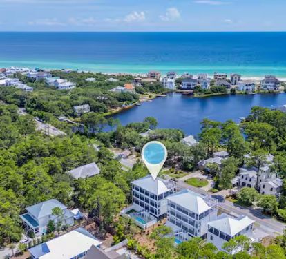 Super close beach access, easily accessibly via golf cart!