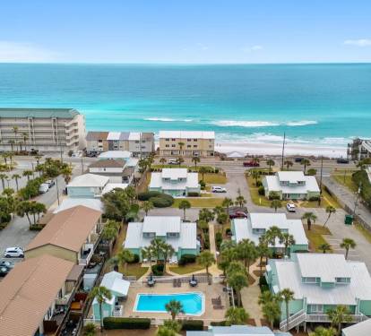 30-second stroll to the beach and Gulf waters.