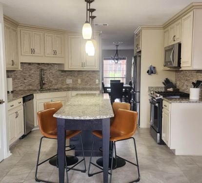 Additional seating at the kitchen island!