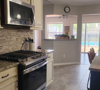 Fully equipped kitchen