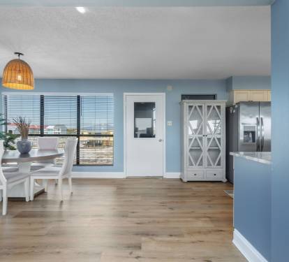 Main Level Entrance Into Kitchen