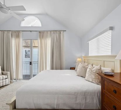 Queen Bedroom