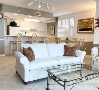 Open floor plan for the kitchen, dining and living room