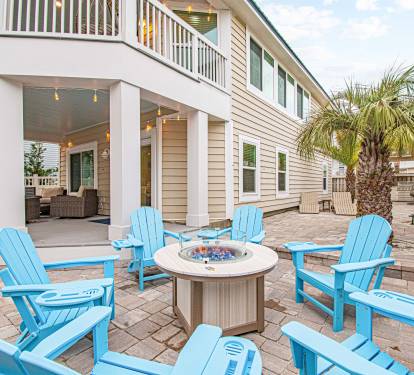 Great gathering space outside!