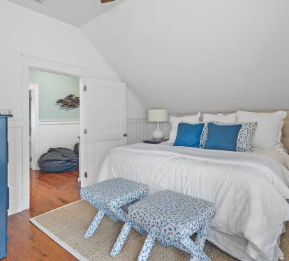 Upstairs King Bedroom with Smart TV