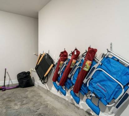 Spacious garage