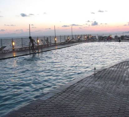 Treasure Island pool