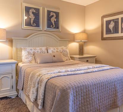 Guest Room with Queen Size Bed