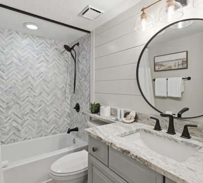 Guest bathroom with shower/tub combo
