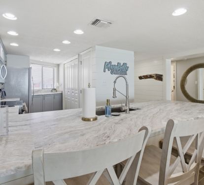 Beautiful updated and spacious kitchen