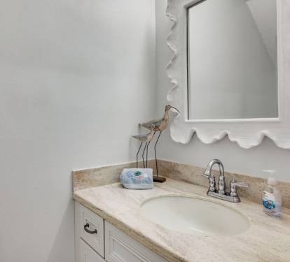 1/2 bath down stairs