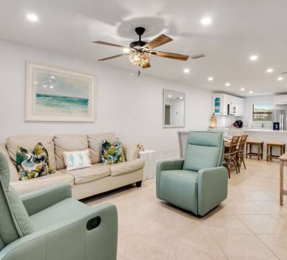 Elegant beach decor