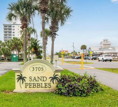Centrally located on Scenic 98!