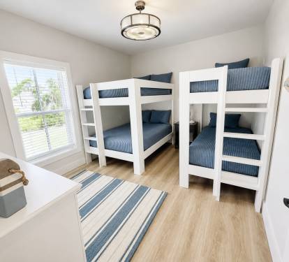 Bunk Room (2 Full Beds/2 Twin Beds)