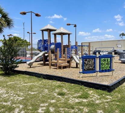 Playground at Municipal Park (within walking distance)