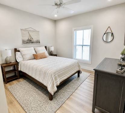Bedroom #2 (Queen Bed)