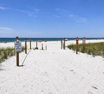 Beach Access (across from 21st Street)