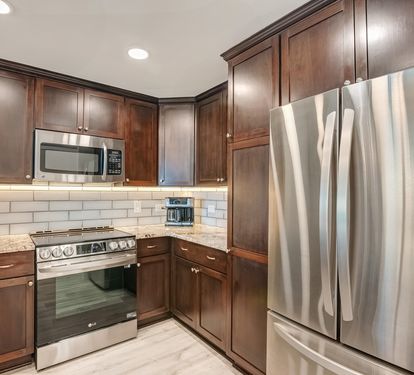 Fully stocked kitchen with new stainless appliances...