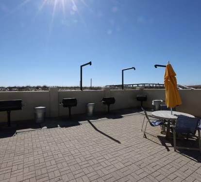 Enjoy the grills that are next to the gulf. 