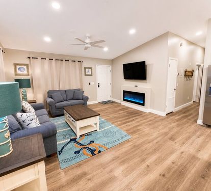 Open floor kitchen, dining area and living room 