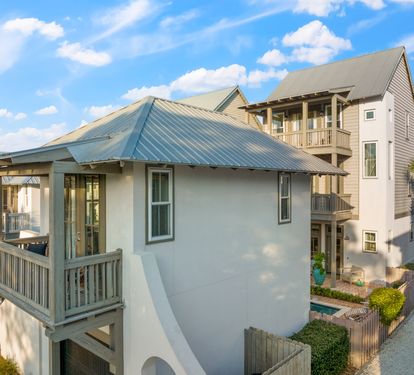 Carriage House balcony