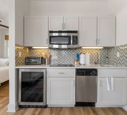 Cooking, dishwasher, cold drinks handled