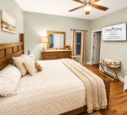 Master Bedroom King, Celling Fan, Night Stands, 55" Smart TV, Linens 