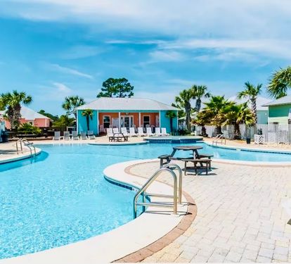 Pool 2 only a minute walk from the house. Zero Entry and kid pool. Loungers. 