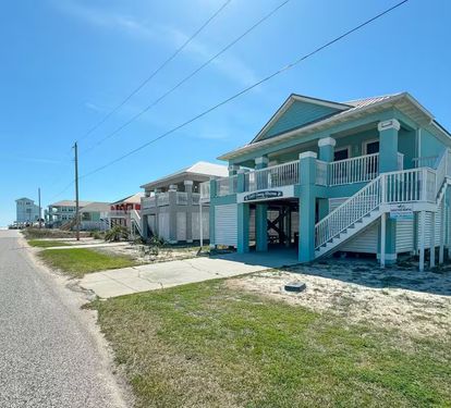 Walk out the door to the beach only 400ft away