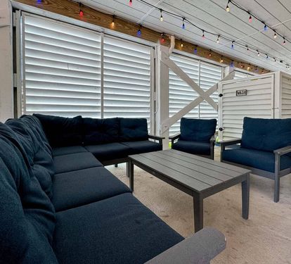 Lots of seating around the Tiki Bar! Eat, Drink and Be Merry!