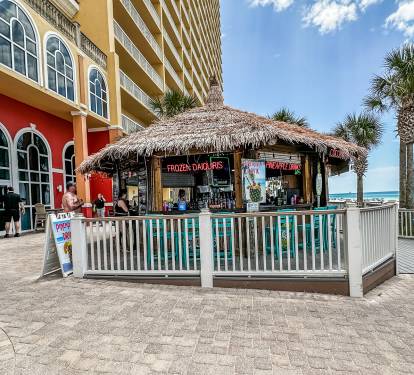 Tiki Bar Serves Both Pools & Beach