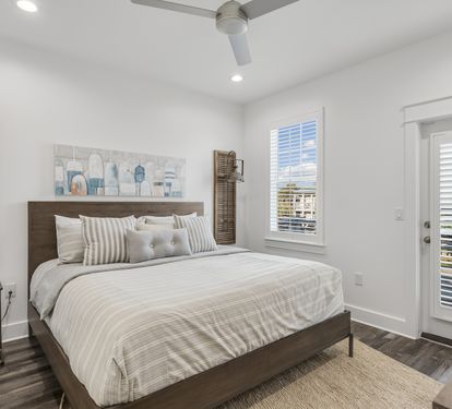 King Suite #4 (second floor)