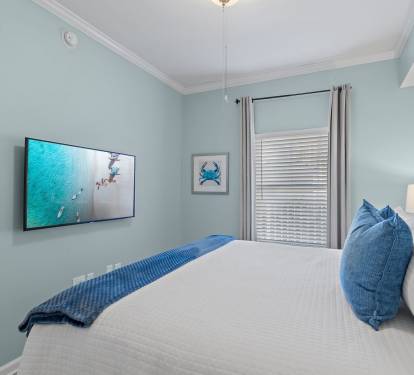 2nd king bedroom