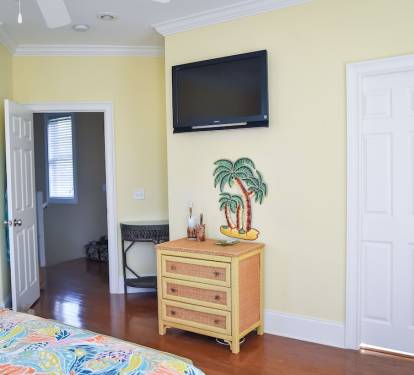 The 3 King bedrooms have TVs