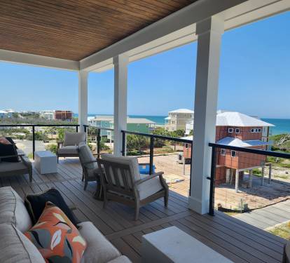 Top Deck with Lots of comfortable seating