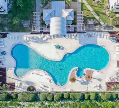 Family Pool with a shallow end for the littles