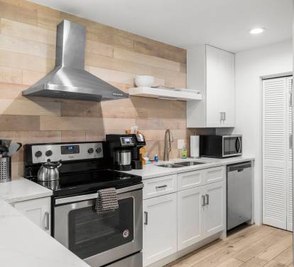 Gorgeous kitchen and finishes making your beach vacation  even better! 