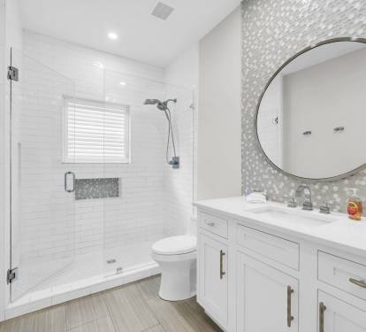 Beautifully updated downstairs hall bath with walkin shower.