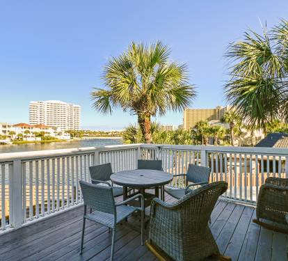 Upper Level Deck