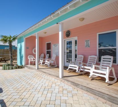 Poolhouse