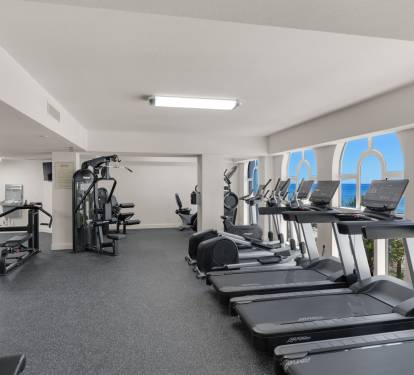 Lots of treadmills too