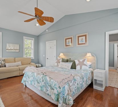 Upstairs Master with en suite