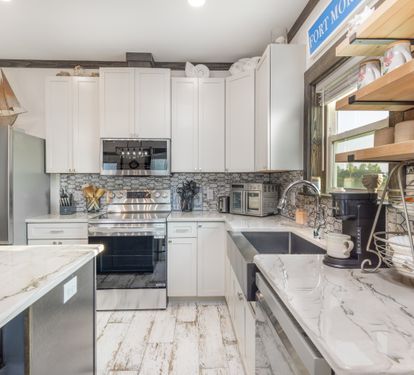 Fully Stocked kitchen