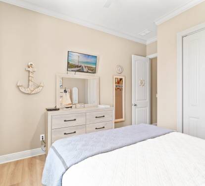 Guest Bedroom 2 (Queen)