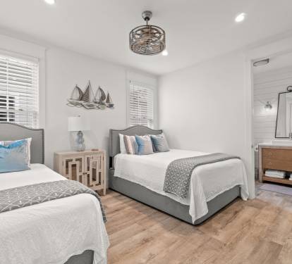 Queen/Twin XL Bedroom