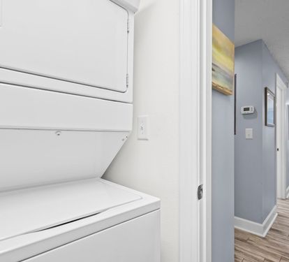 Stackable washer/dryer