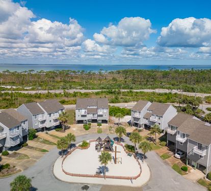 Beach access near to Condo