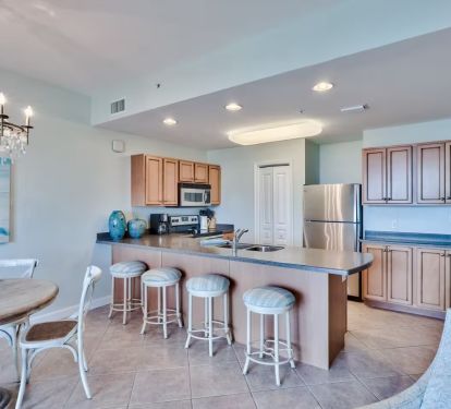Lots of kitchen storage